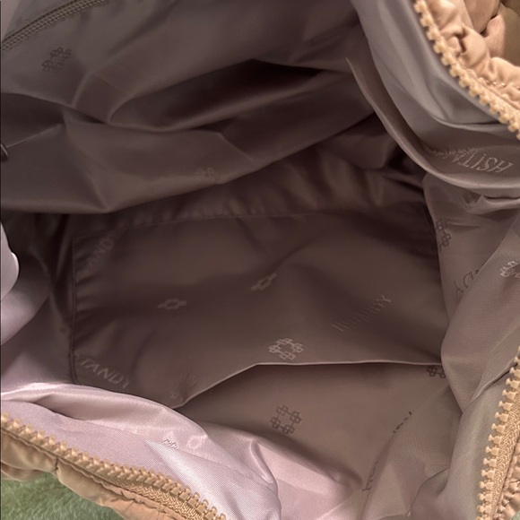 Elegant Quilted Shoulder Bag in Tan - Picture 5 of 6